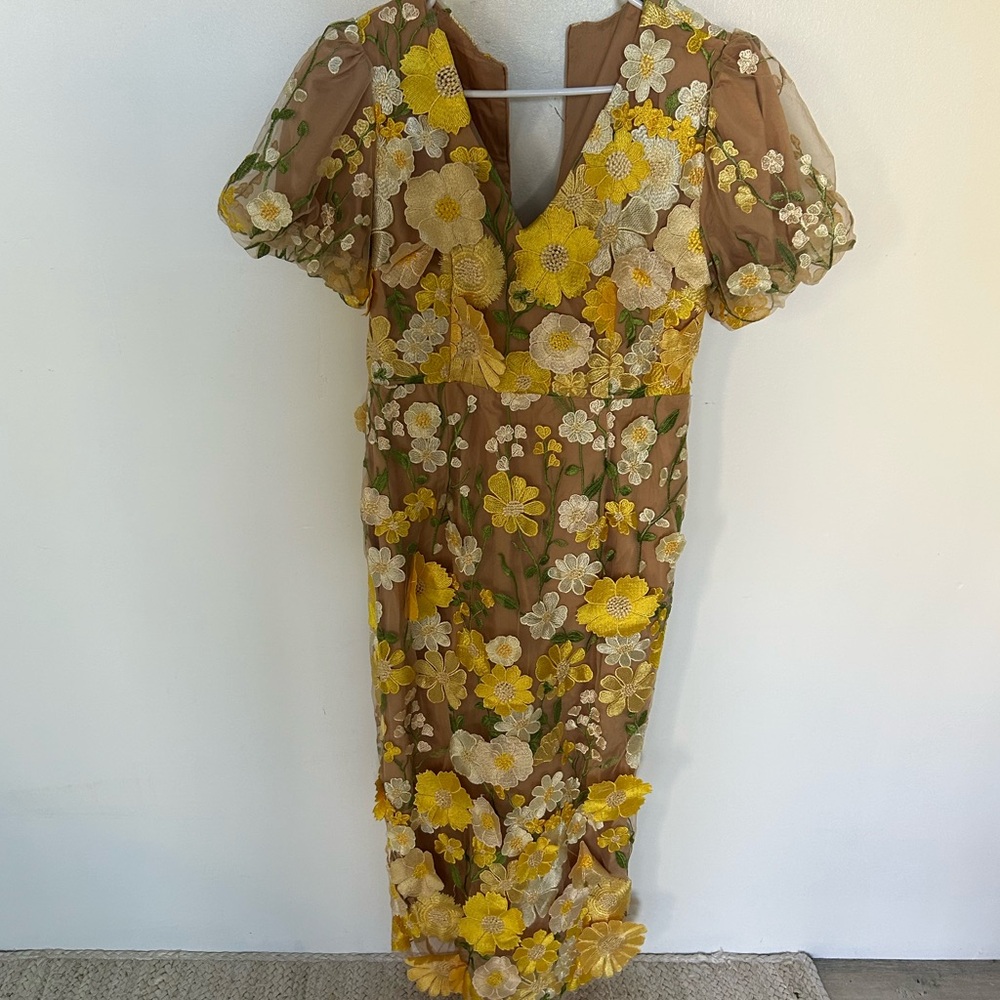 Chic Floral Embroidered Midi Dress